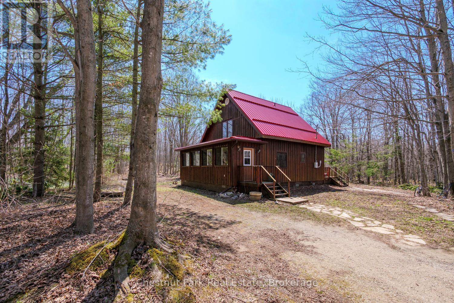 2096 BRUCE ROAD 9 - 1