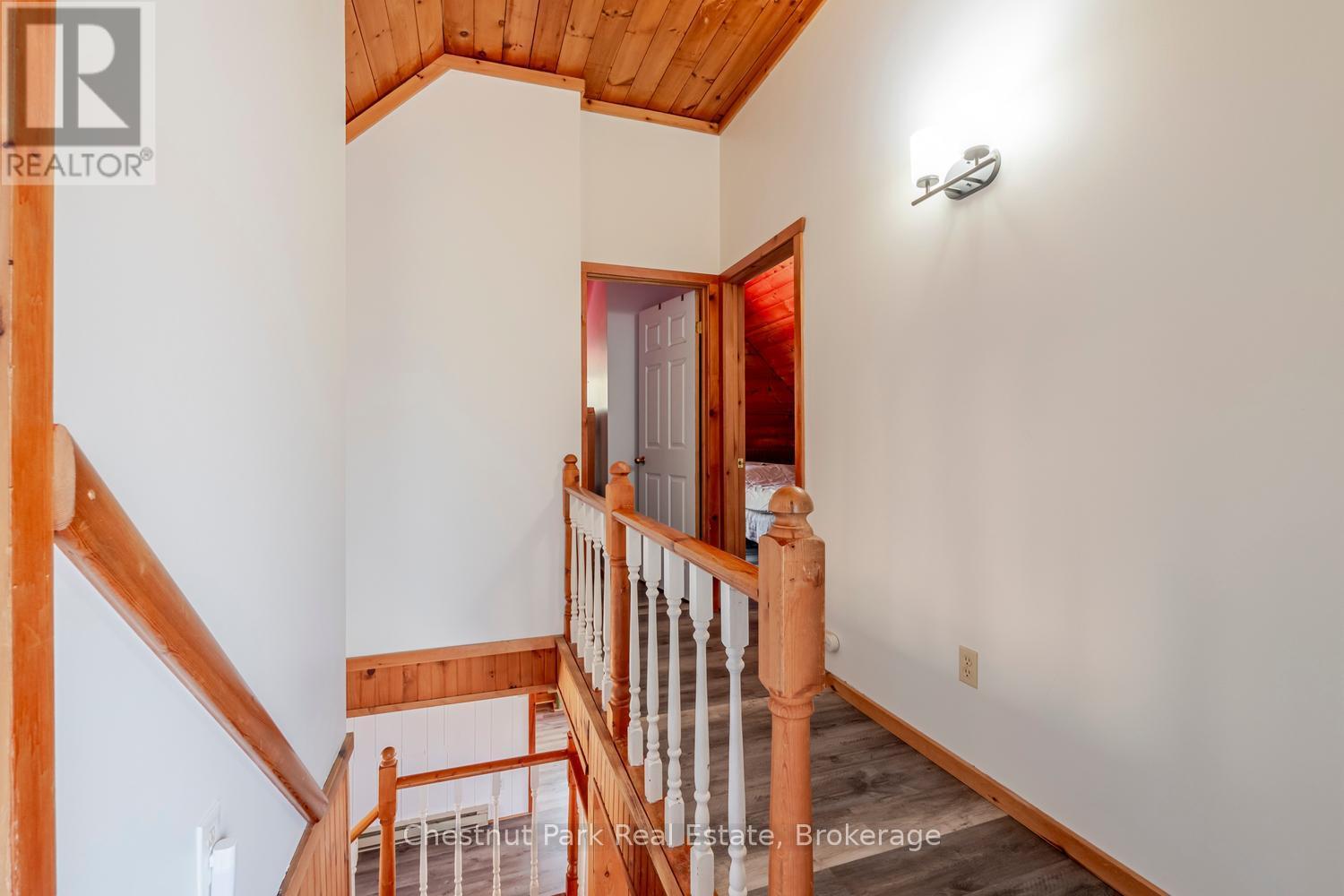 2096 BRUCE ROAD 9 - 22
