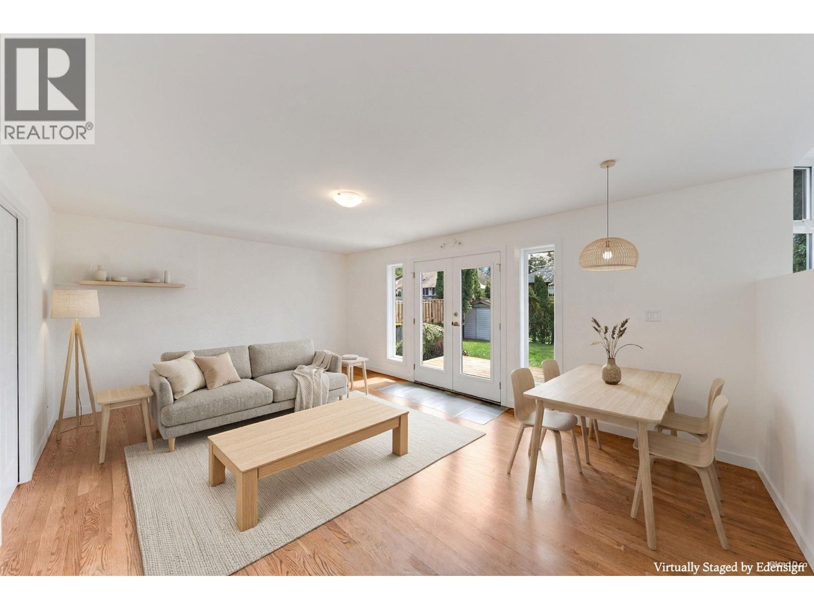 1004 PIA ROAD, Squamish