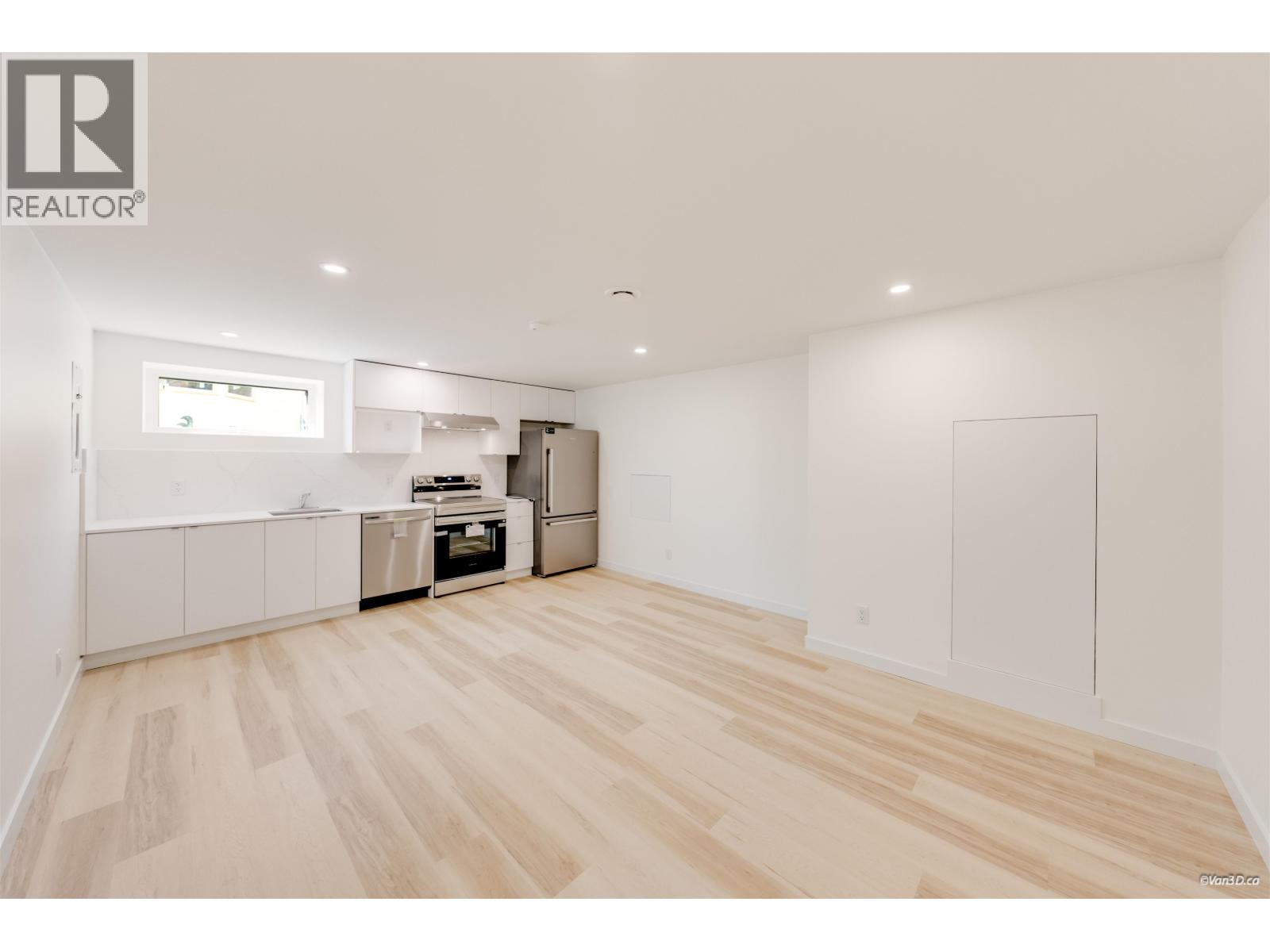 1004 PIA ROAD, Squamish