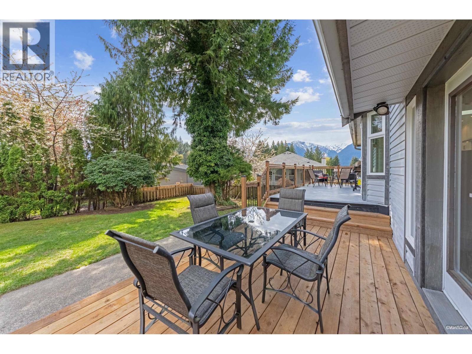 1004 PIA ROAD, Squamish
