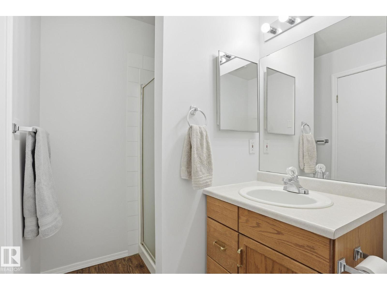 #309 20 GRANGE DR - 18