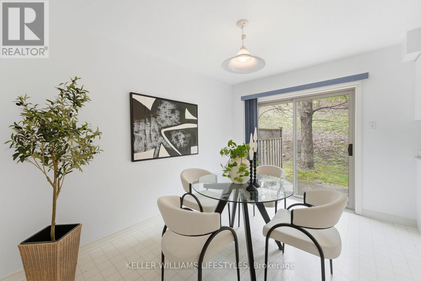 #16 270 NORTH CENTRE ROAD - 10