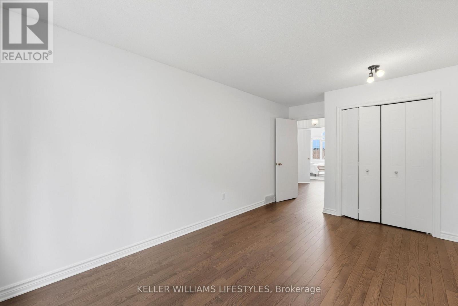 #16 270 NORTH CENTRE ROAD - 23