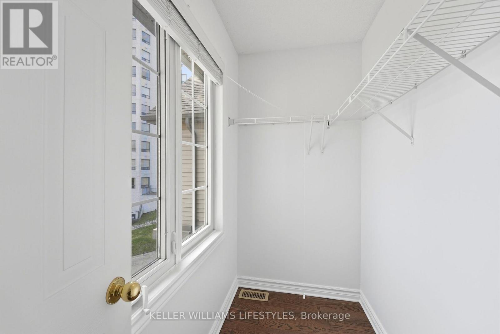 #16 270 NORTH CENTRE ROAD - 24