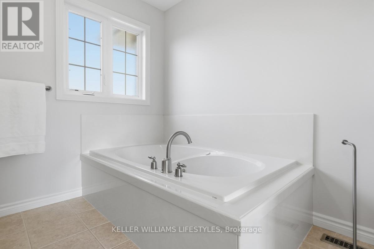 1721 TIGERLILY ROAD — photo 37