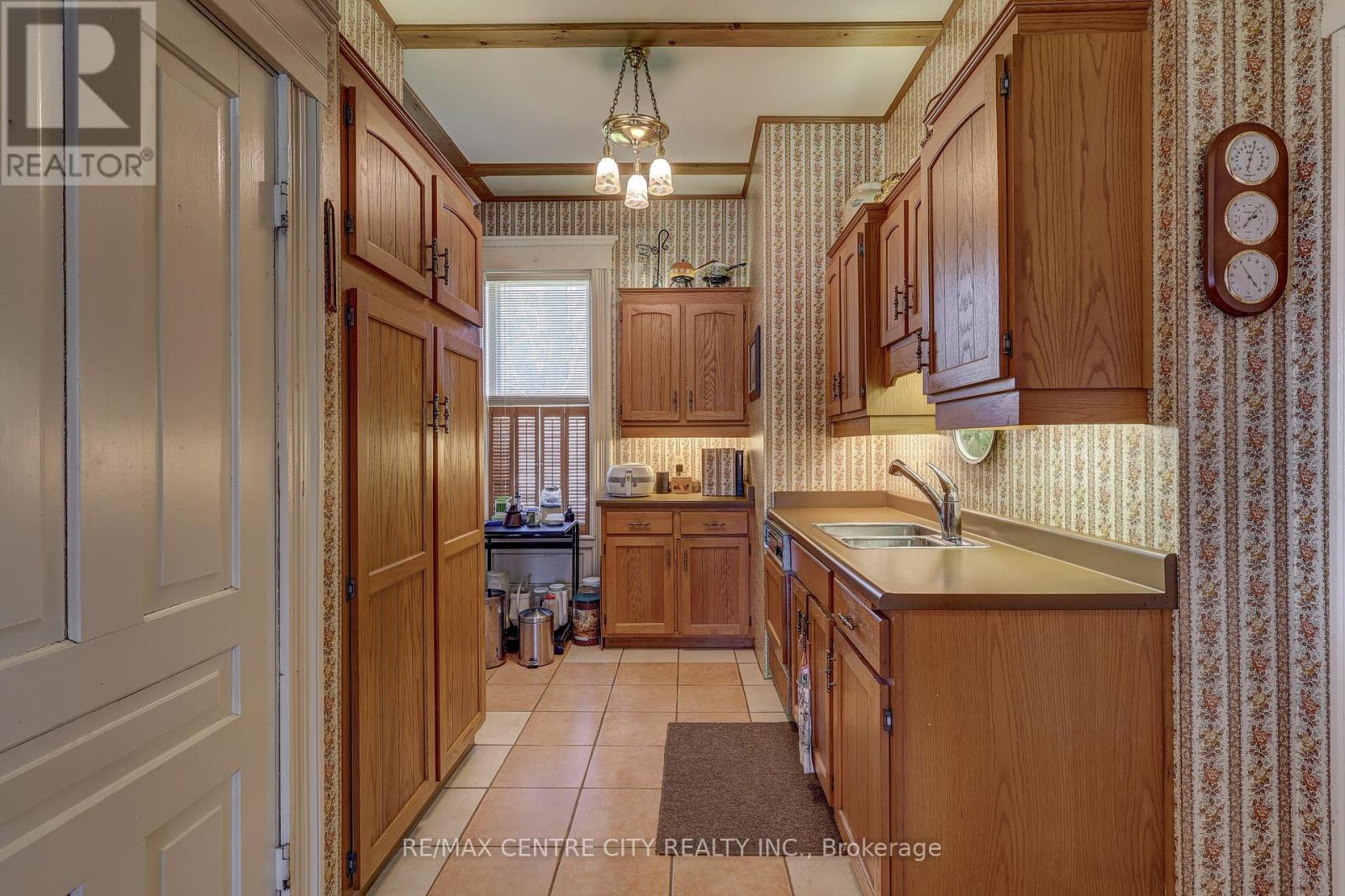 Tons of cupboard space