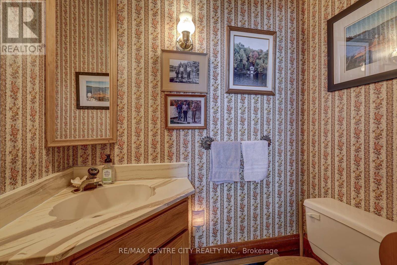 Leading to powder room