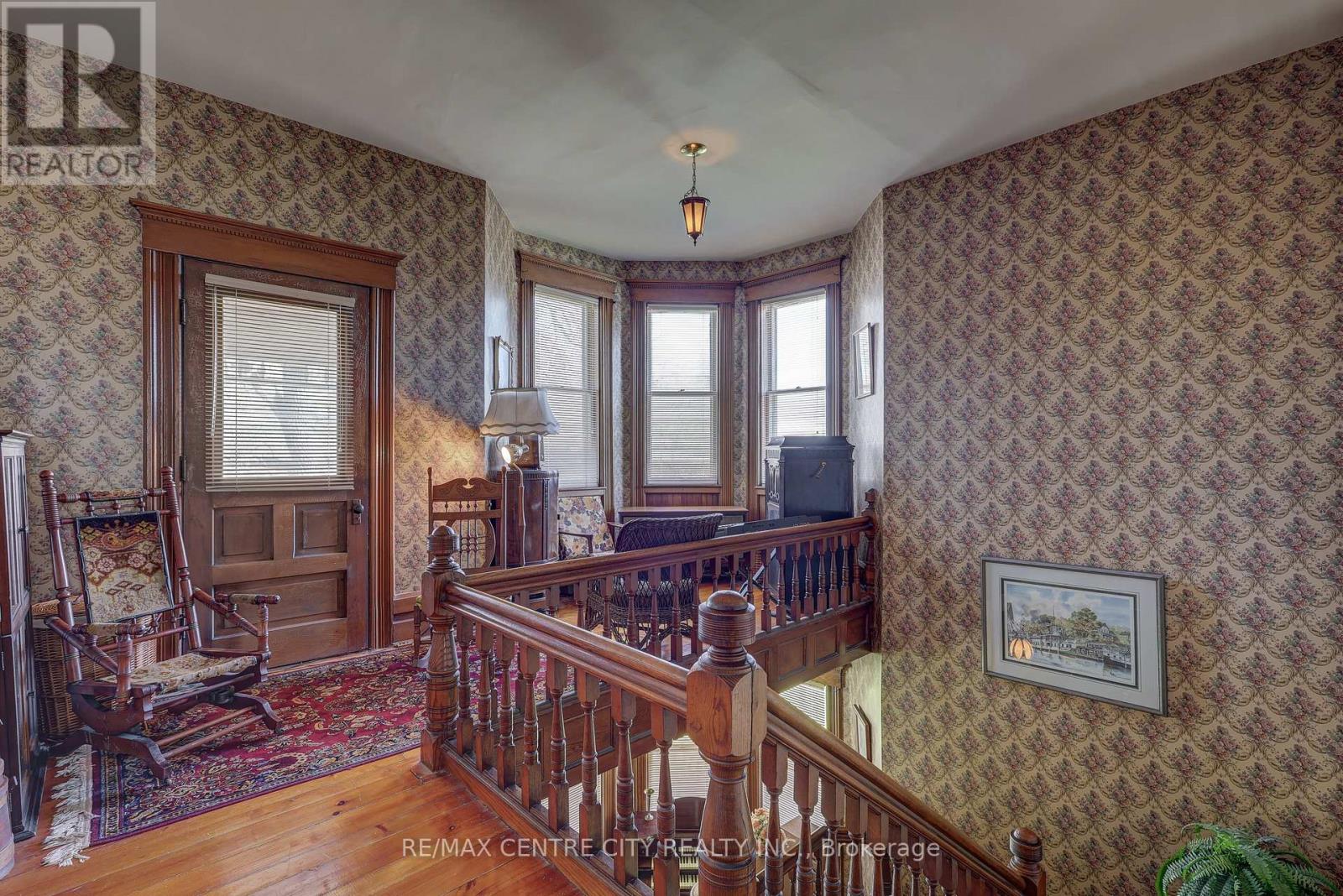 Door to balcony + so many beautiful nooks