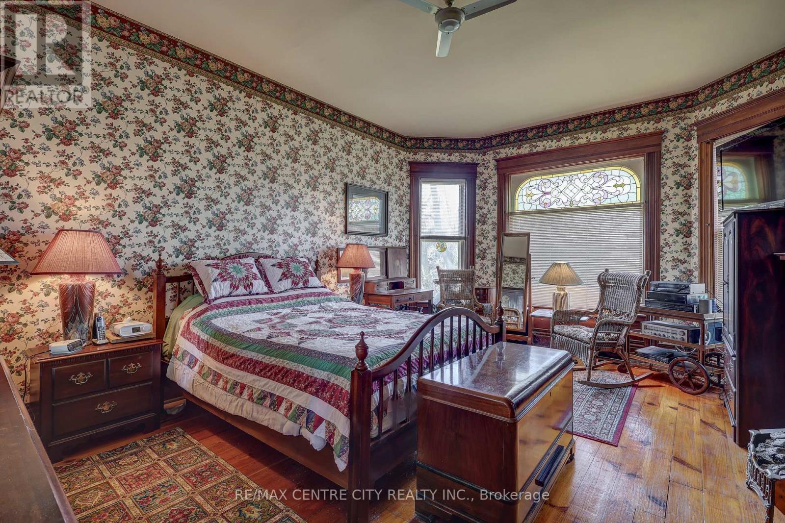 Bedroom #2 - gorgeous sunlight beams in here!