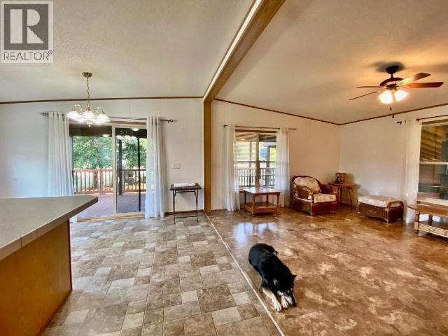 2916 BARRIERE LAKES Road - 28