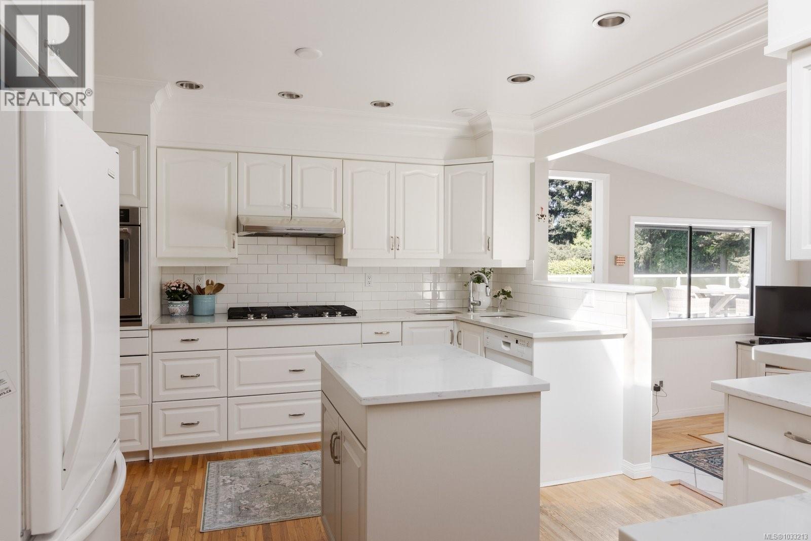  2264 Aldeane Avenue, Colwood