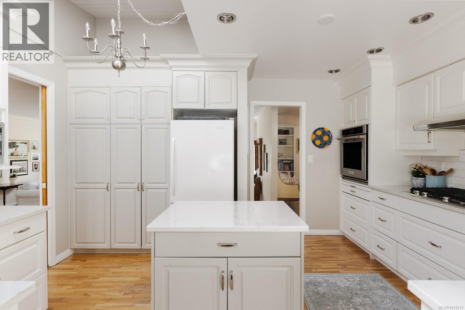  2264 Aldeane Avenue, Colwood