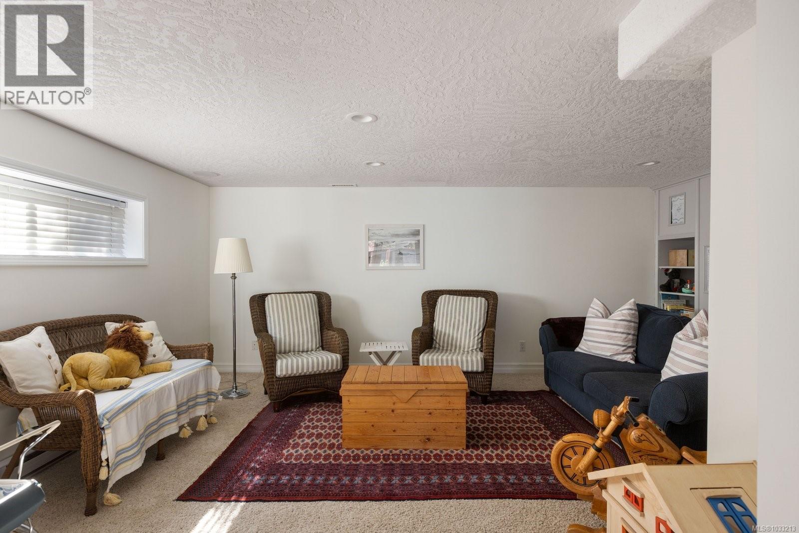  2264 Aldeane Avenue, Colwood