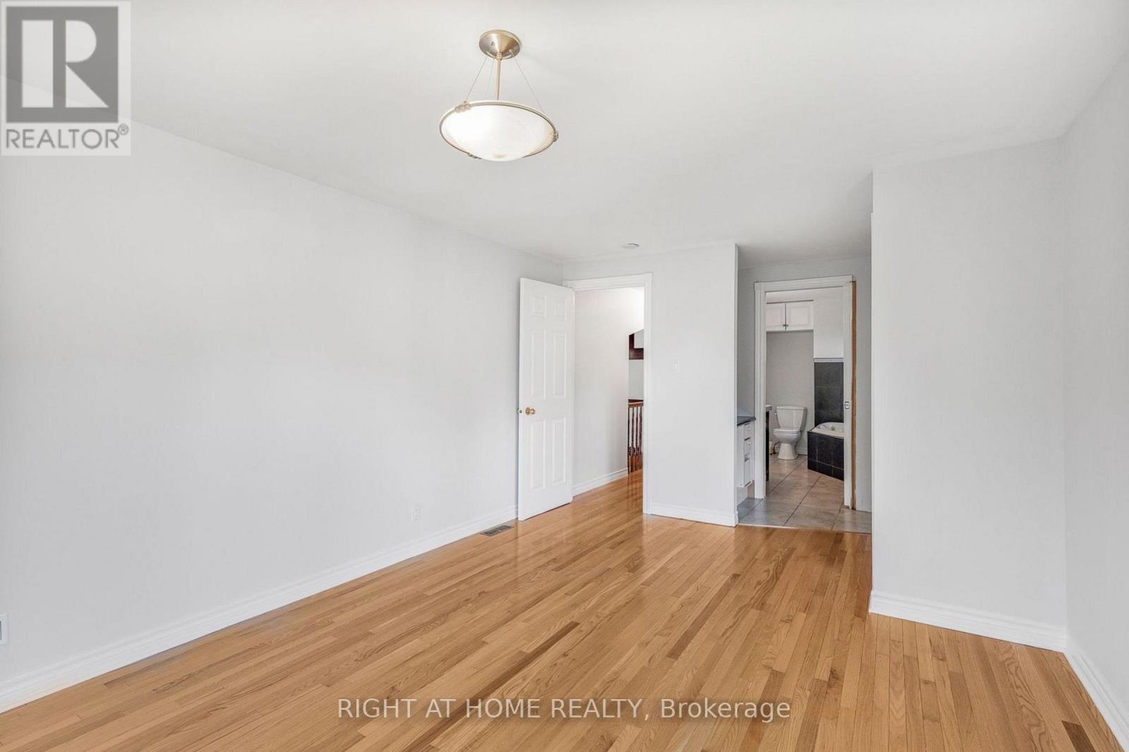 353 RUSSELL ROAD - 19