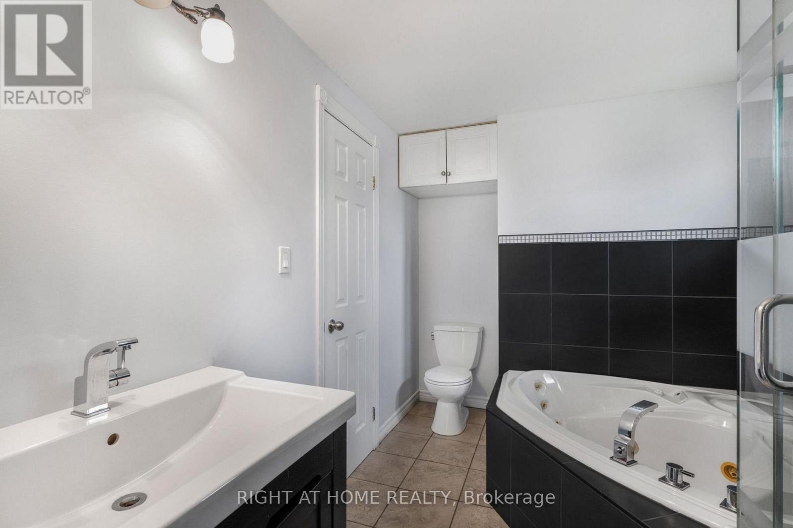 353 RUSSELL ROAD - 21