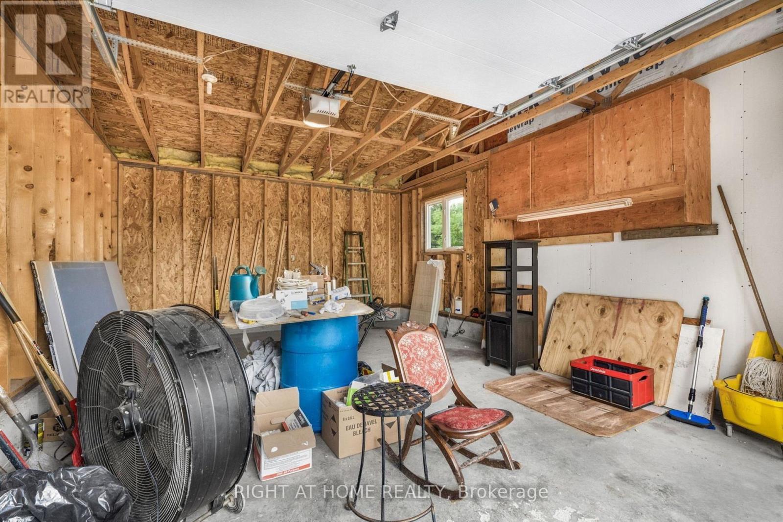 353 RUSSELL ROAD - 34