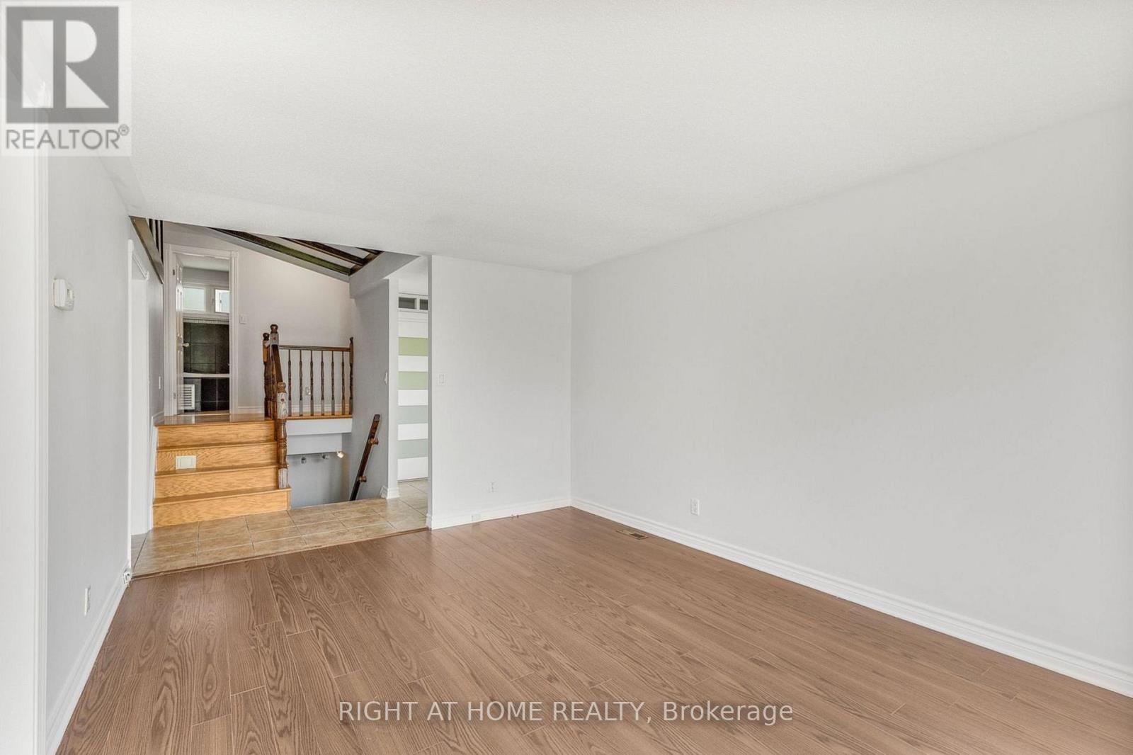 353 RUSSELL ROAD - 6