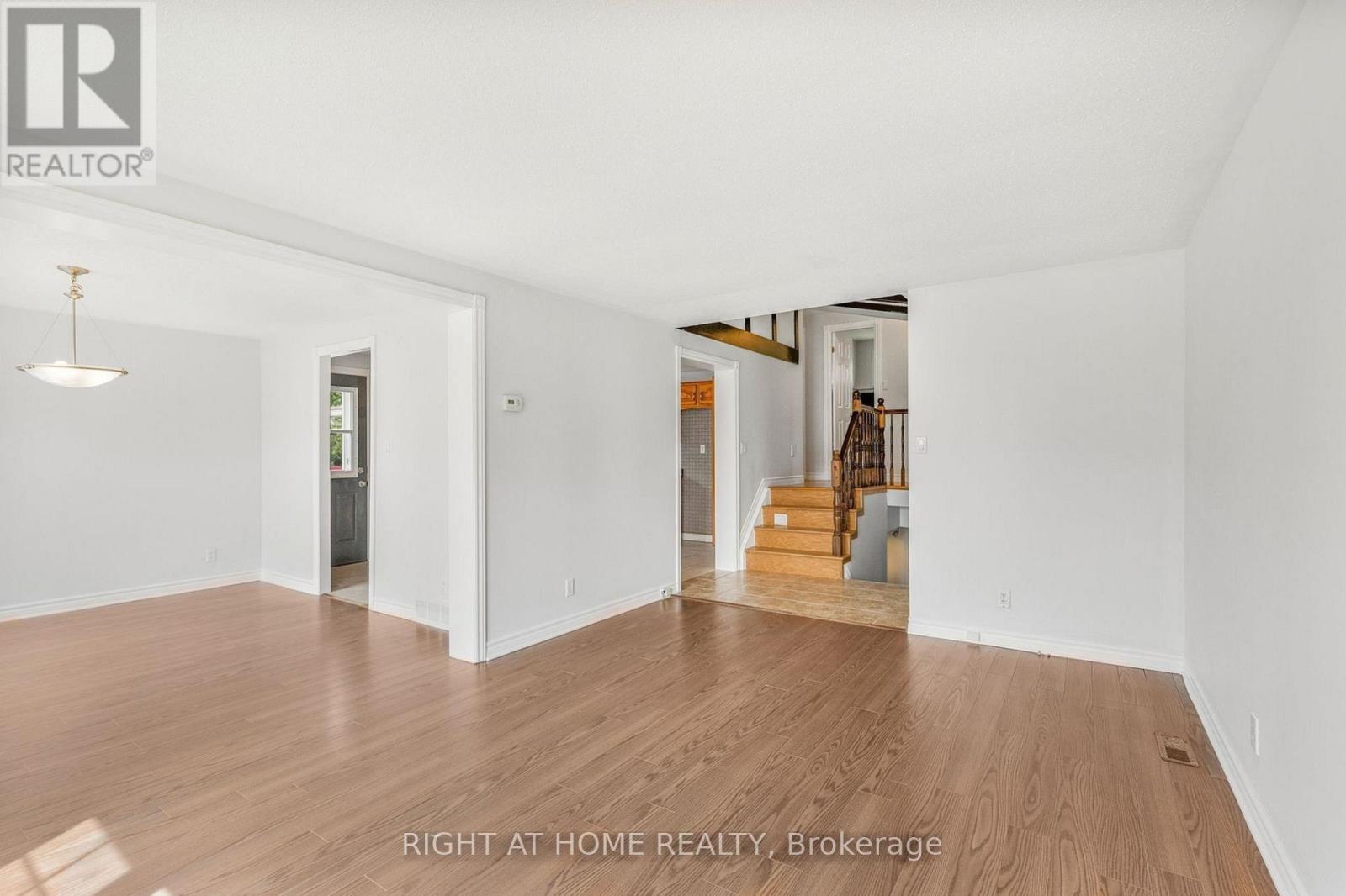 353 RUSSELL ROAD - 7