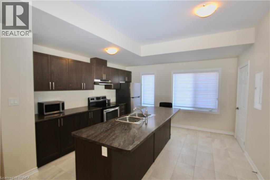 677 PARK Street N Unit# 13, Brantford, Ontario, N3R0A2 — Photo 3