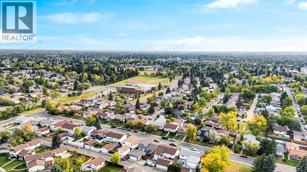 4764 RUNDLEWOOD DRIVE NE - 48