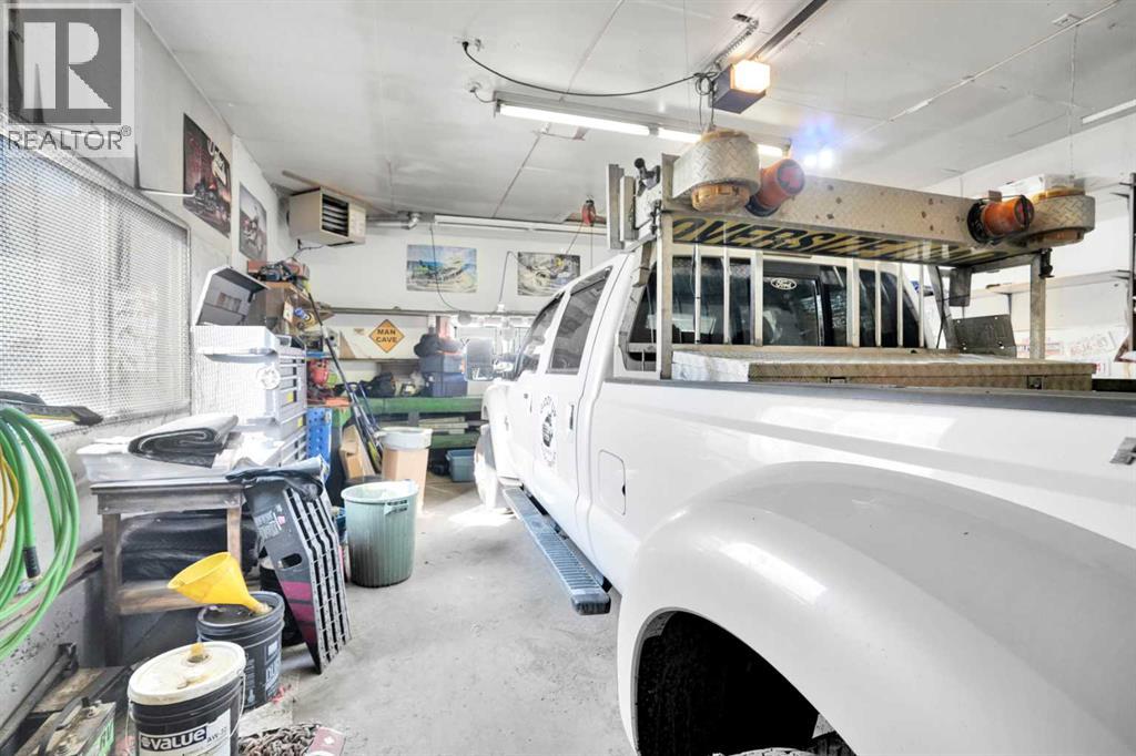 4764 RUNDLEWOOD DRIVE NE - 44