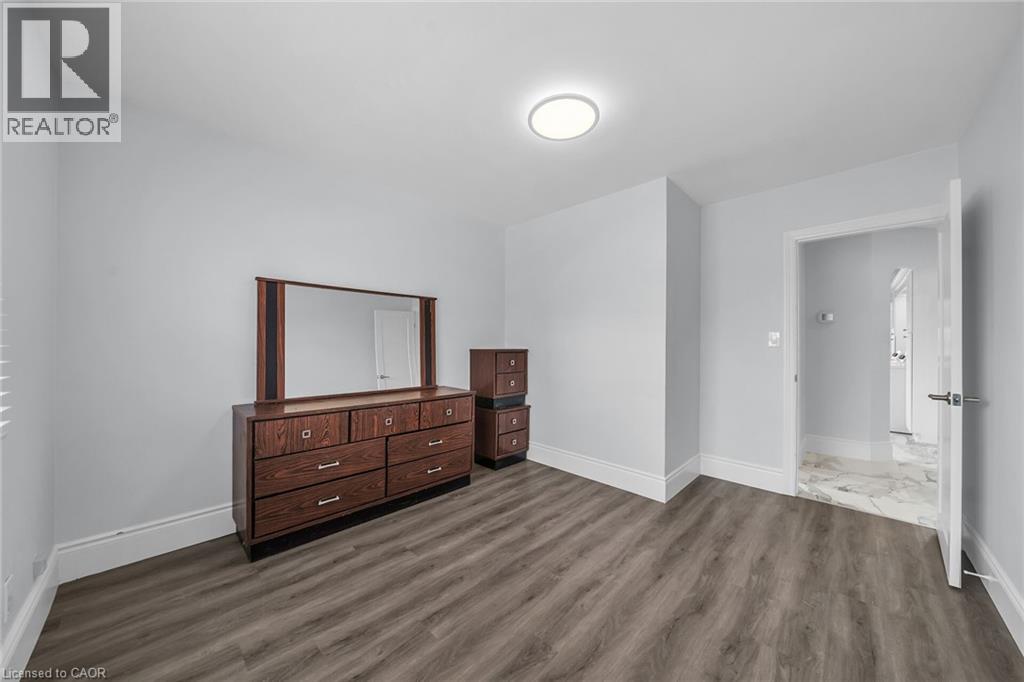 8 SHYNAL AVENUE - 21