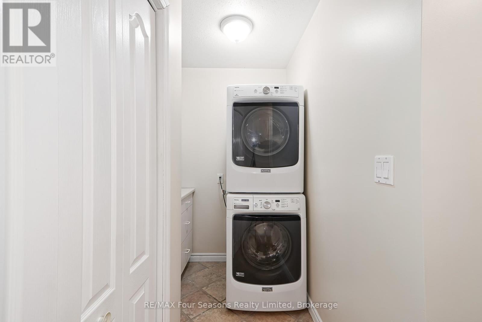 #1 275 HURON STREET - 23