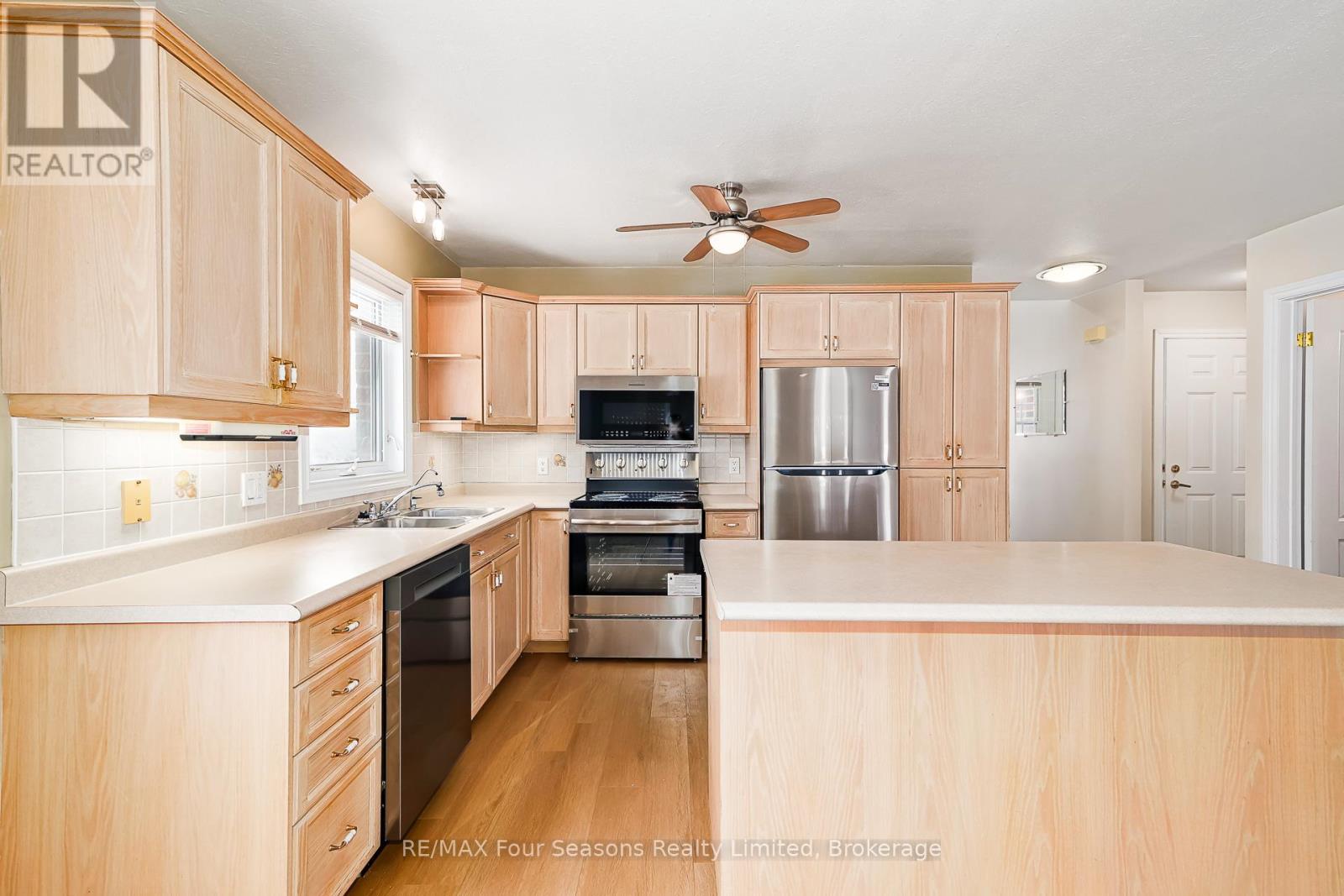 #1 275 HURON STREET - 8