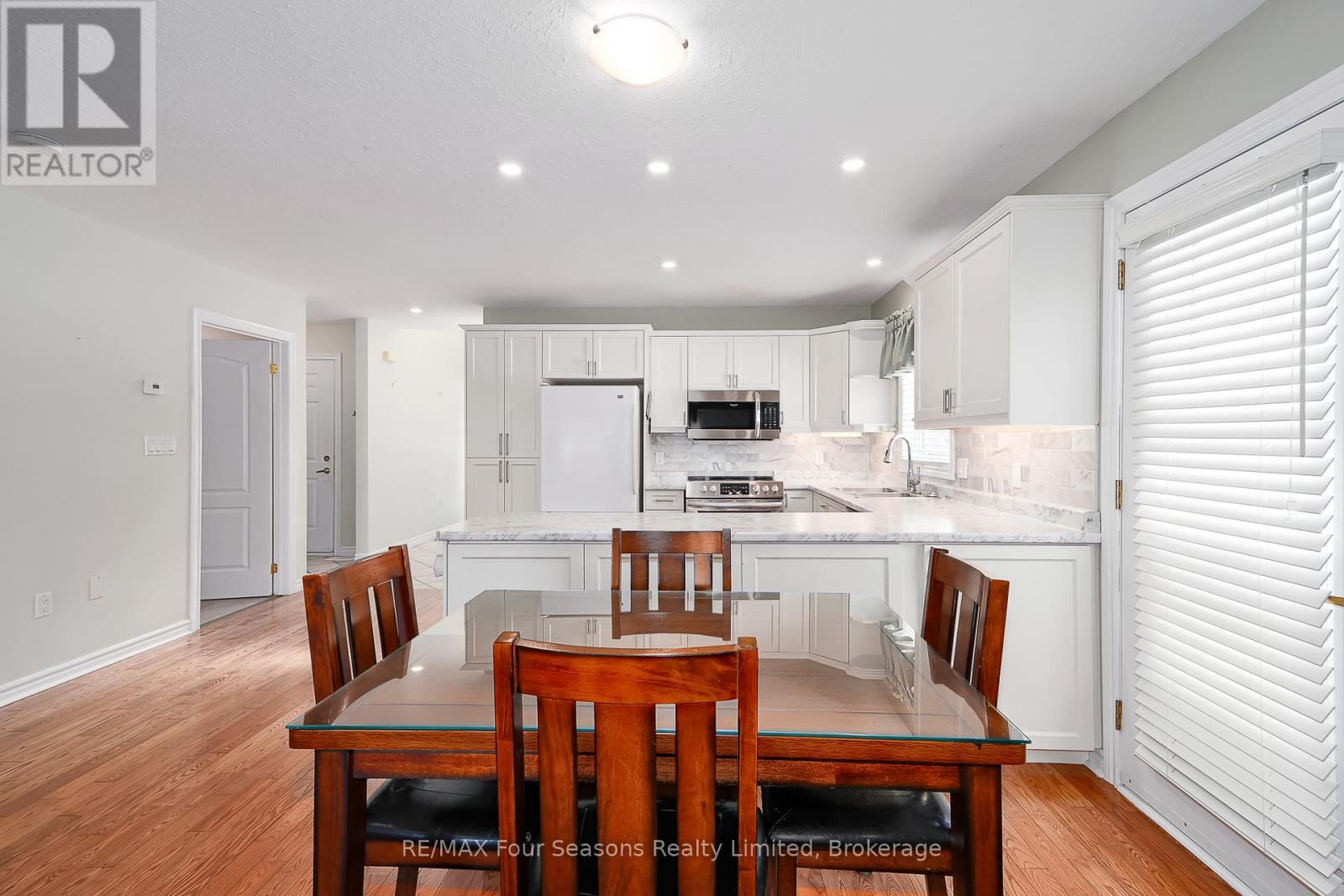 #4 275 HURON STREET - 11