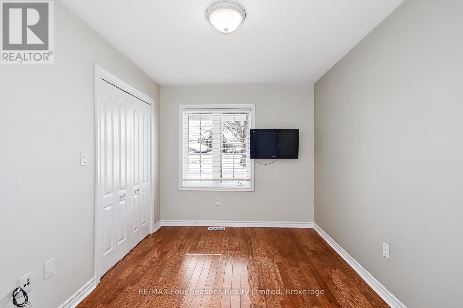 #4 275 HURON STREET - 26