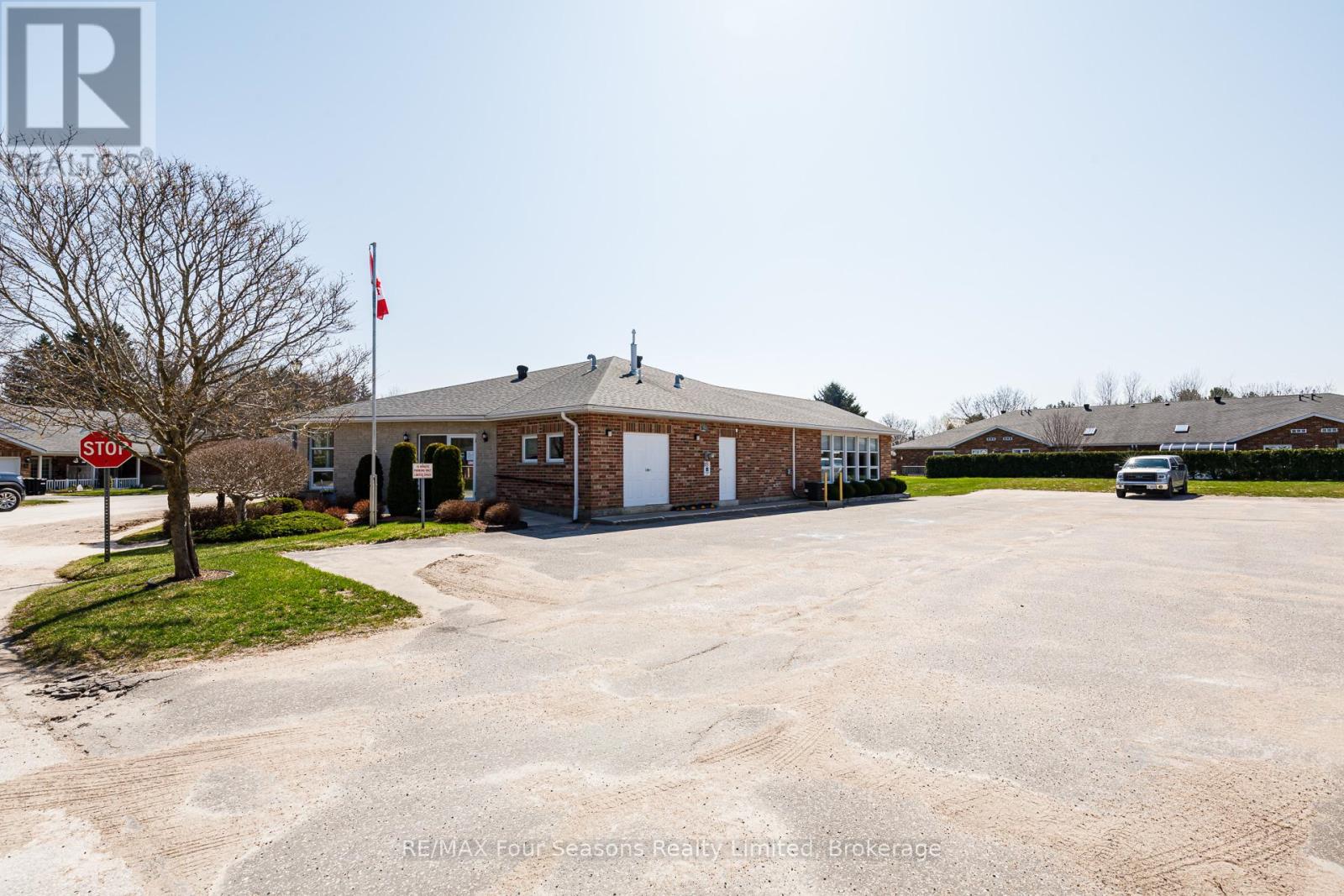#4 275 HURON STREET - 36