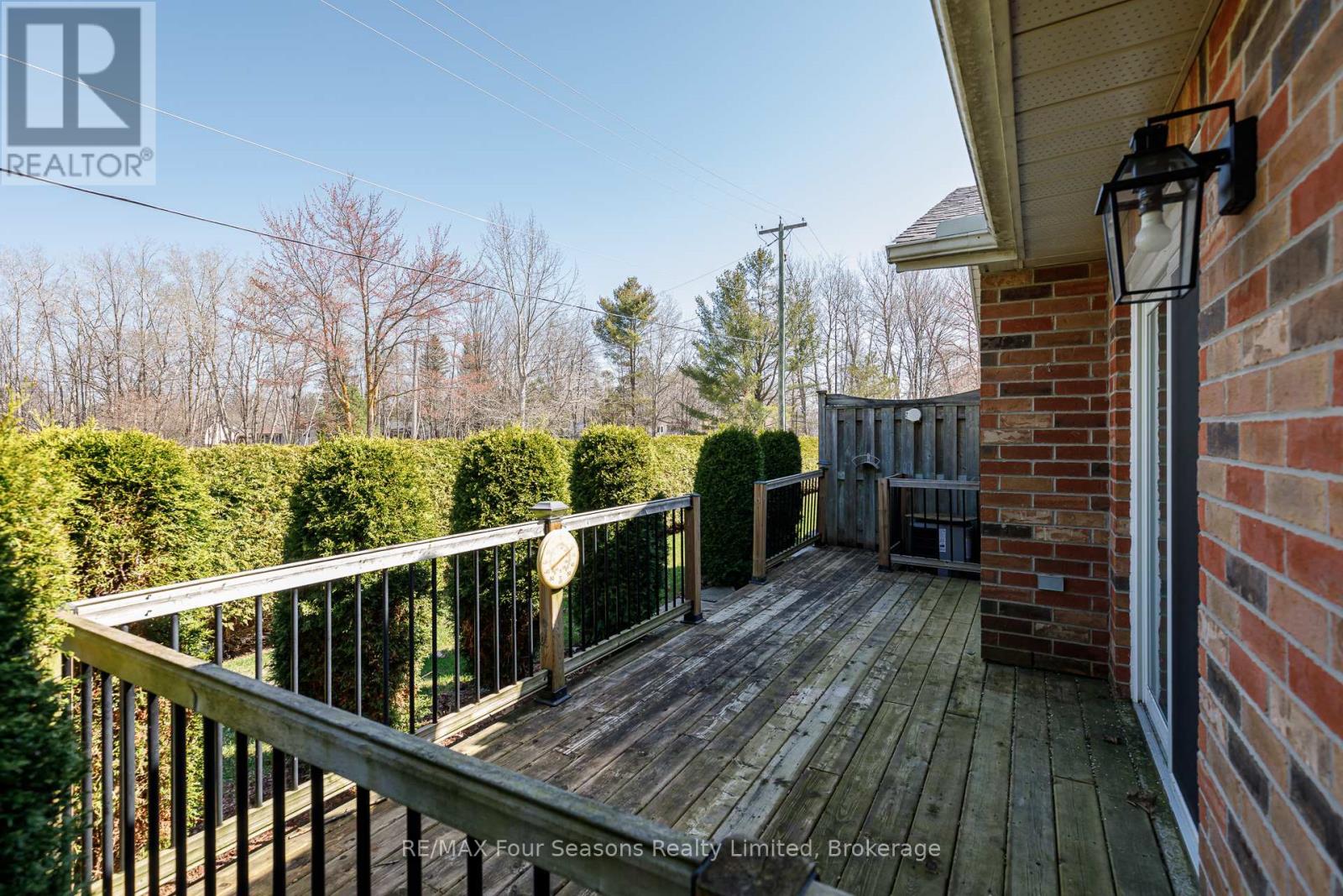 #4 275 HURON STREET - 32