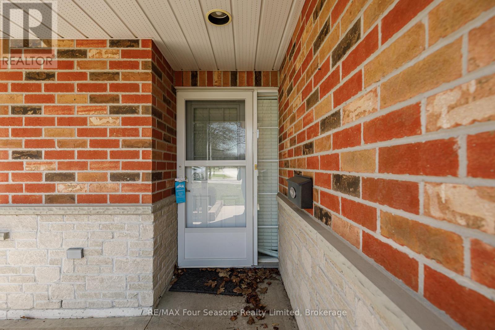 #4 275 HURON STREET - 5