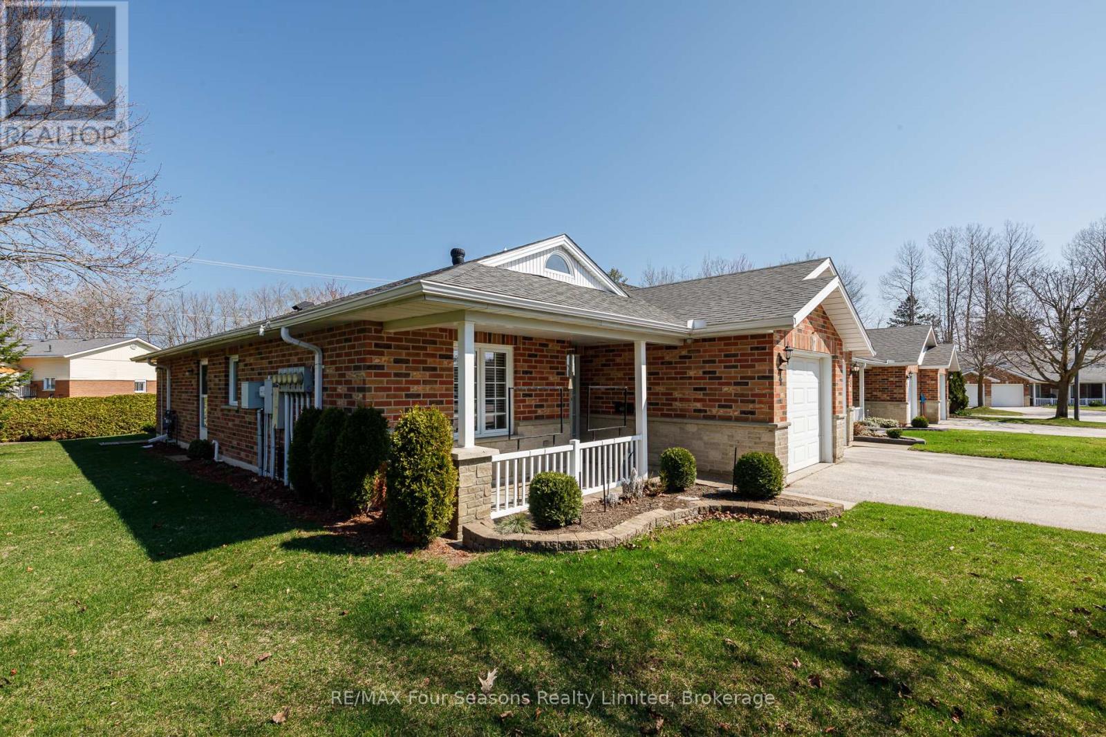 #4 275 HURON STREET - 4