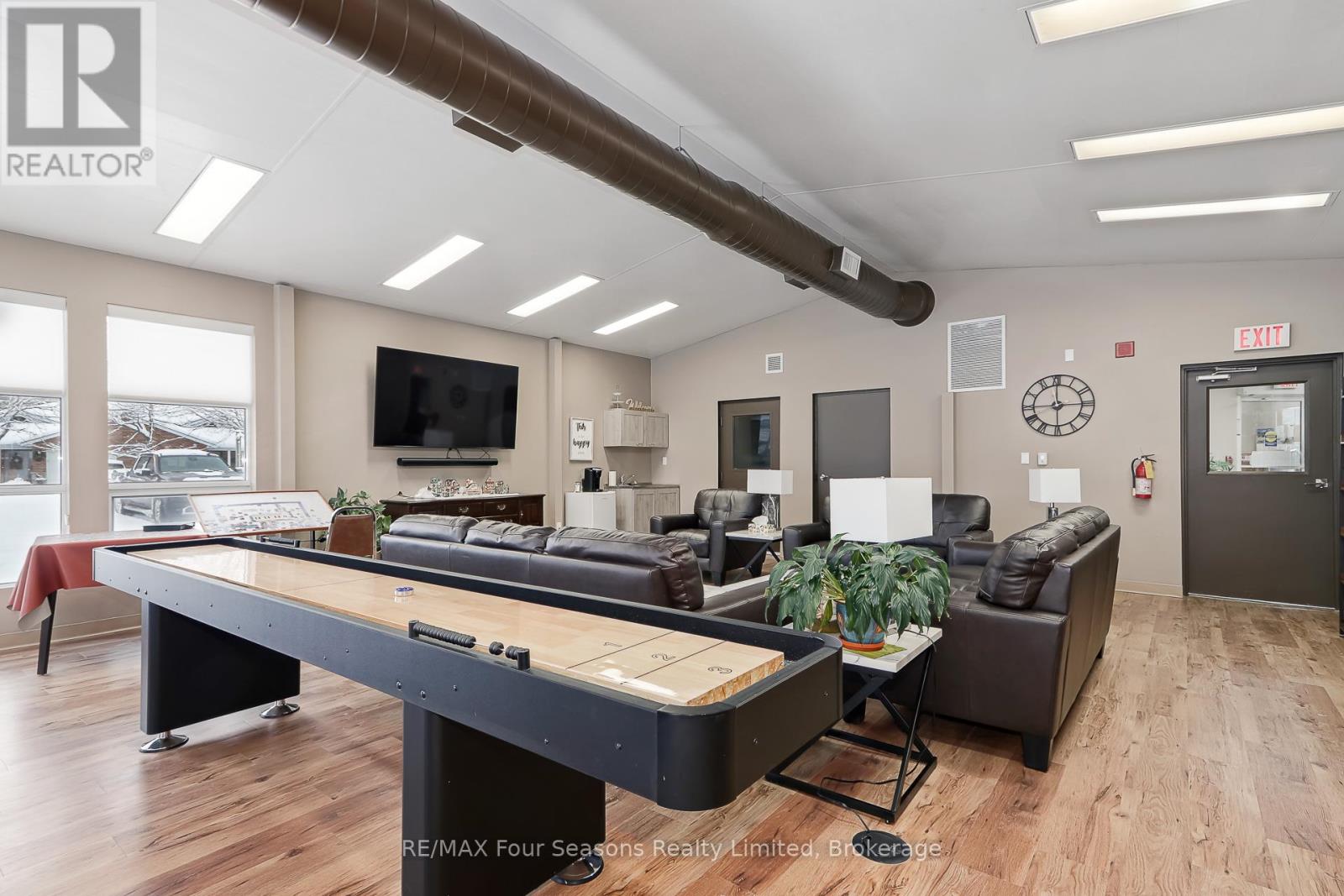 #4 275 HURON STREET - 43