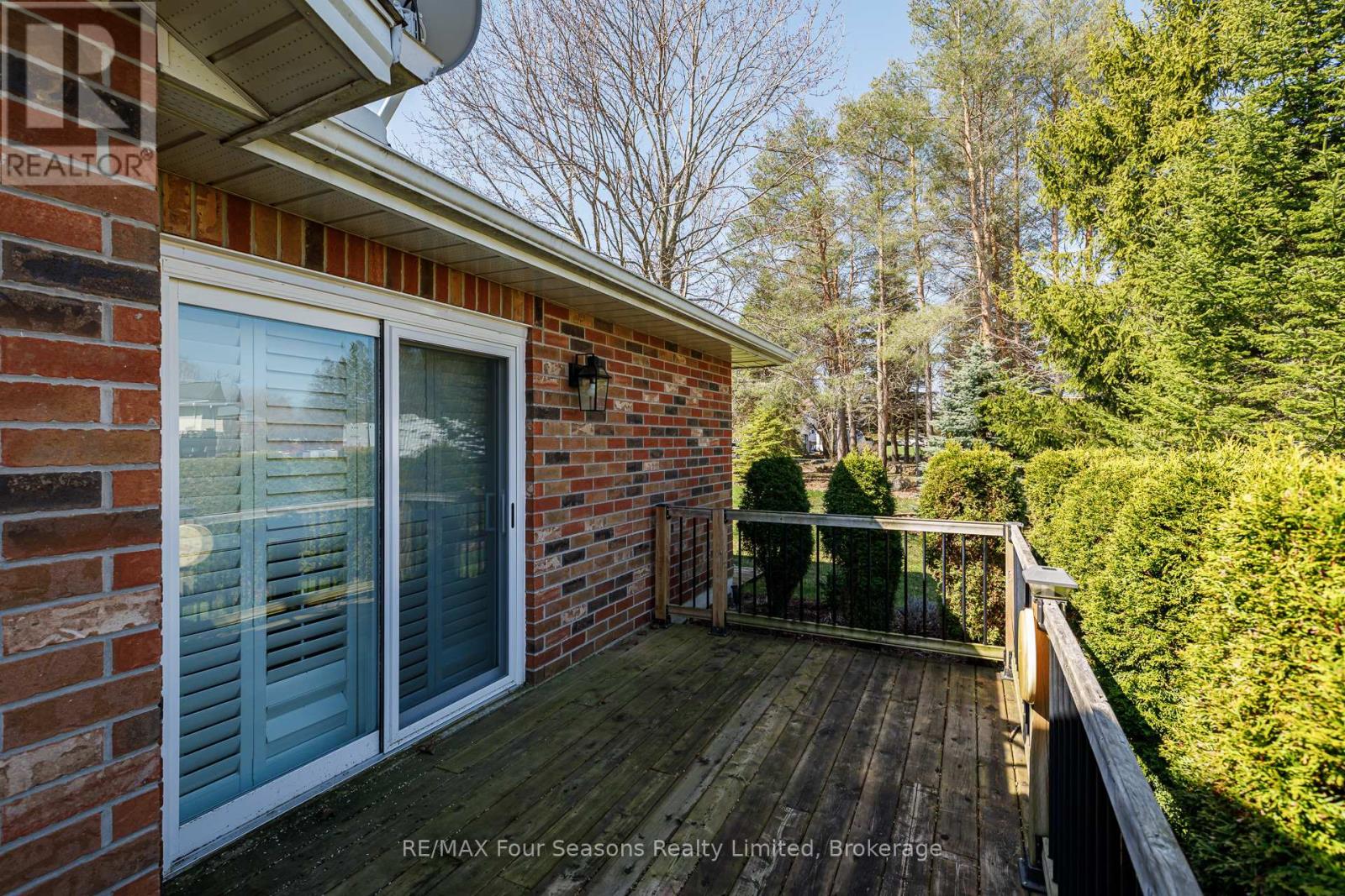 #4 275 HURON STREET - 33
