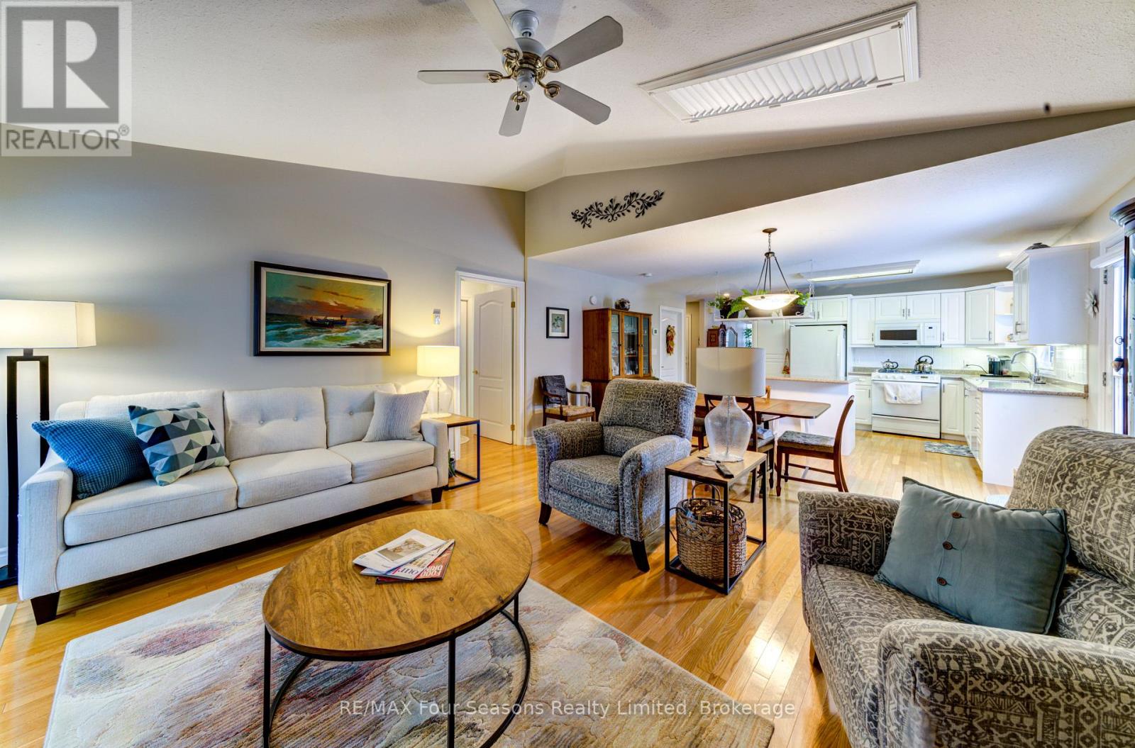 #8 275 HURON STREET - 23