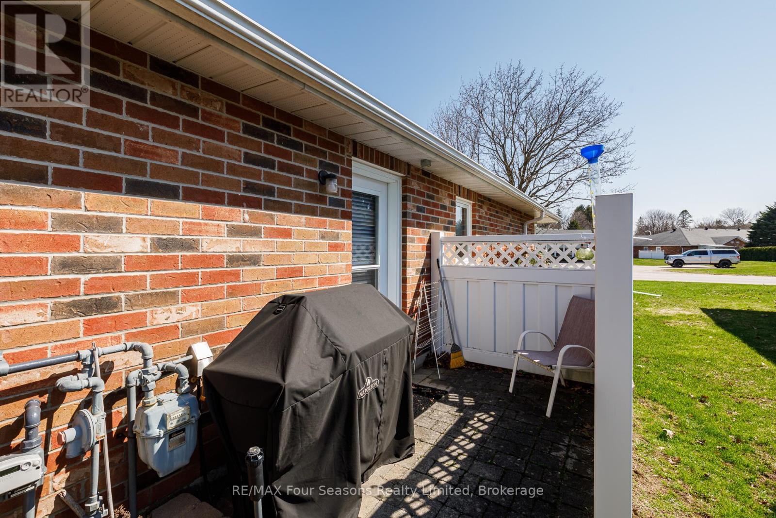 #8 275 HURON STREET - 36