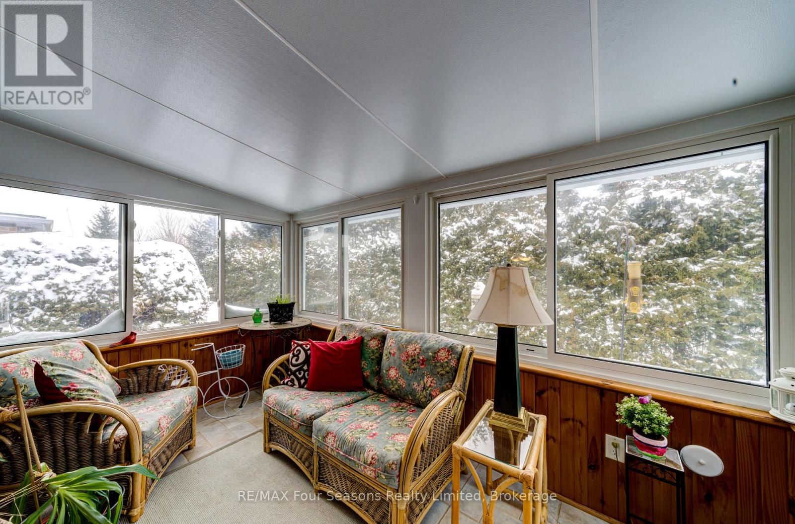 #8 275 HURON STREET - 33