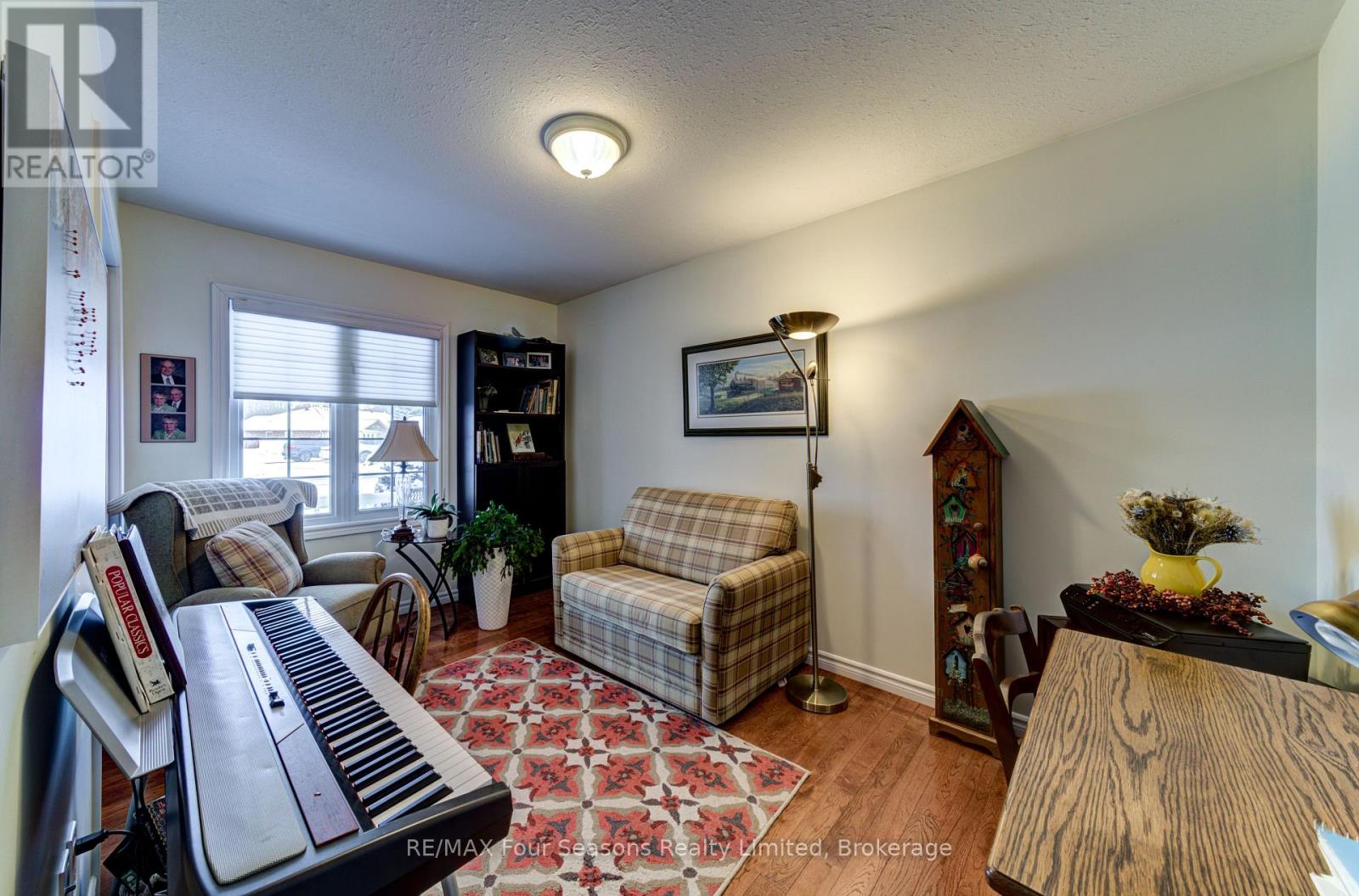 #8 275 HURON STREET - 29