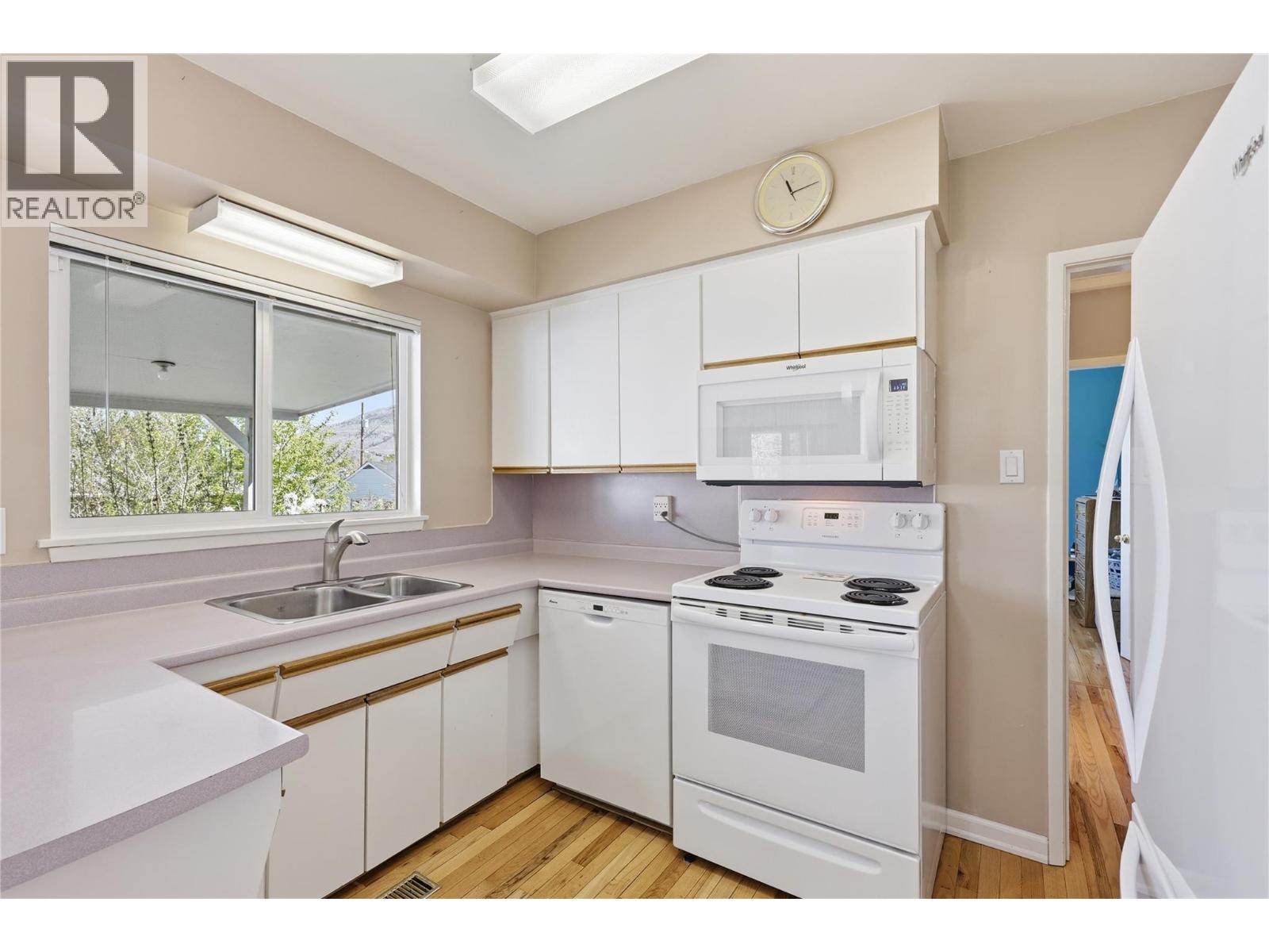 686 Brandon Avenue - 10