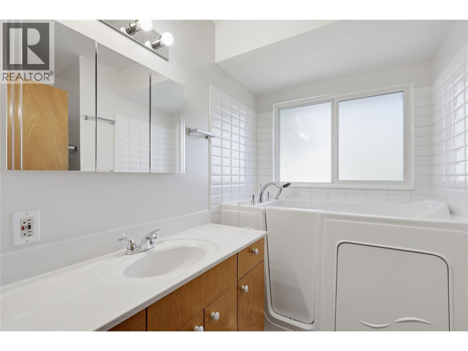 686 Brandon Avenue - 20