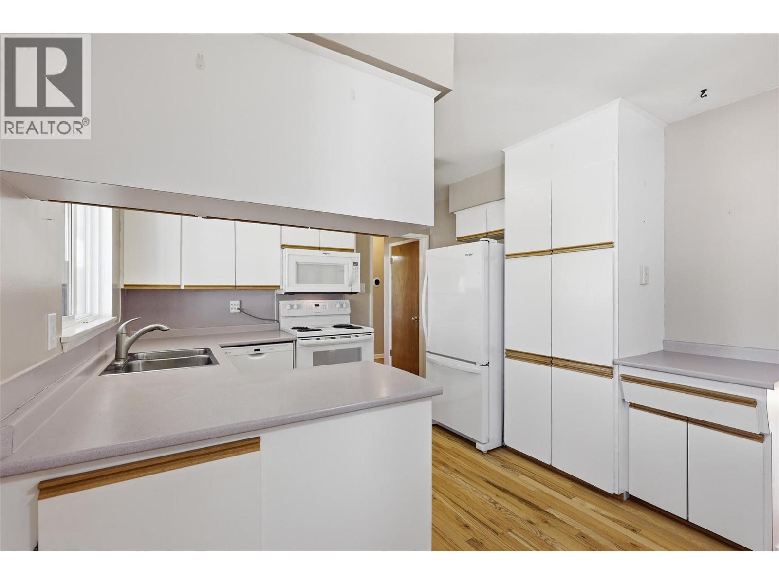 686 Brandon Avenue - 9