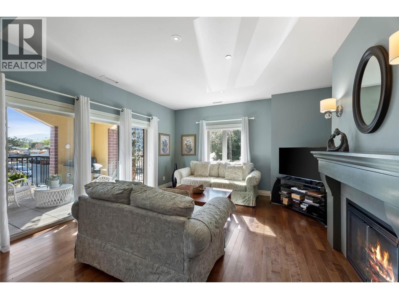 #202 370 Battle Street - 14