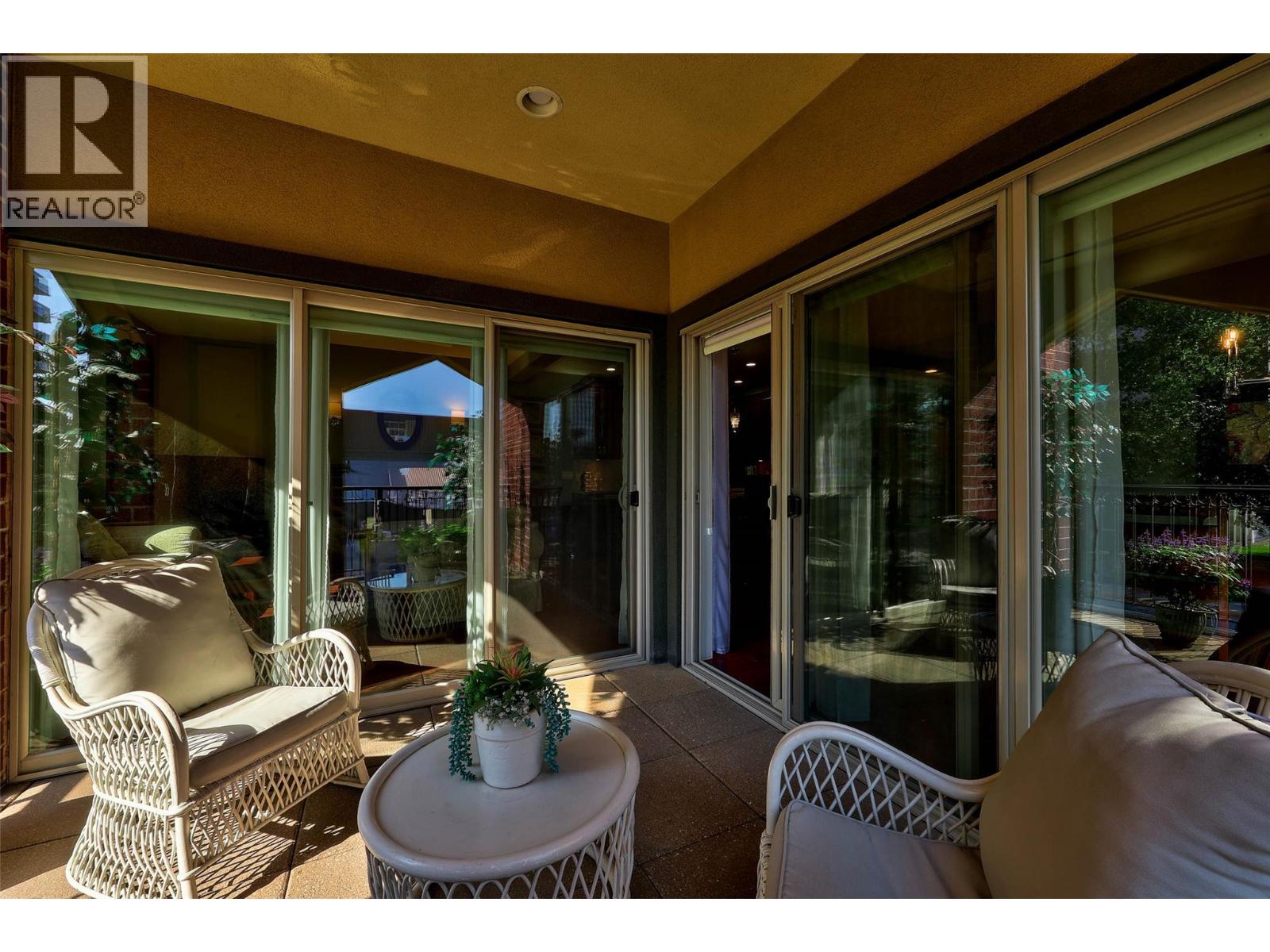 #202 370 Battle Street - 17