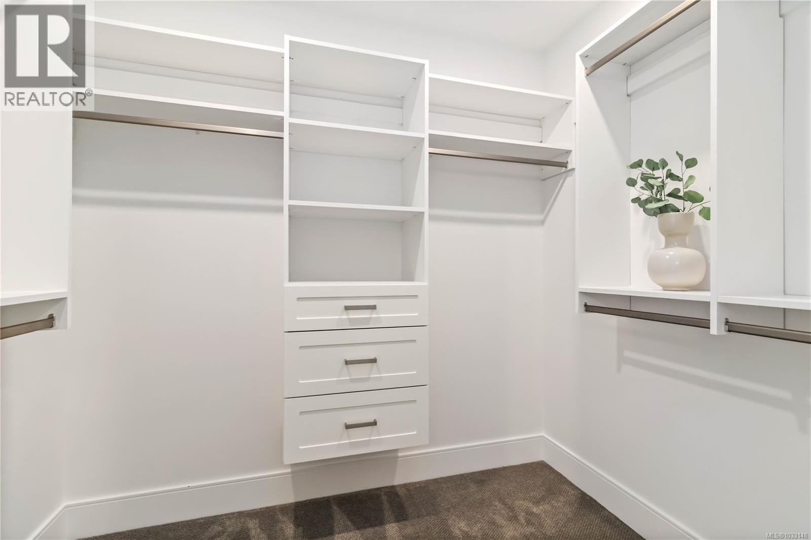 305 990 Doumac Avenue, Saanich