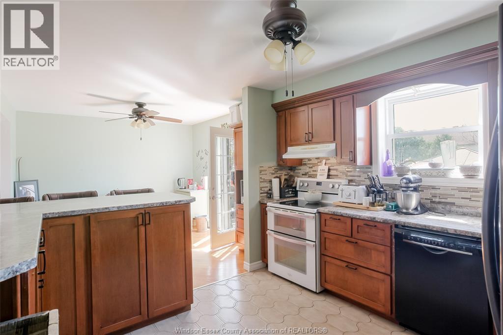 325 MCCURDY, Amherstburg, Ontario, N9V3B8 — Photo 15