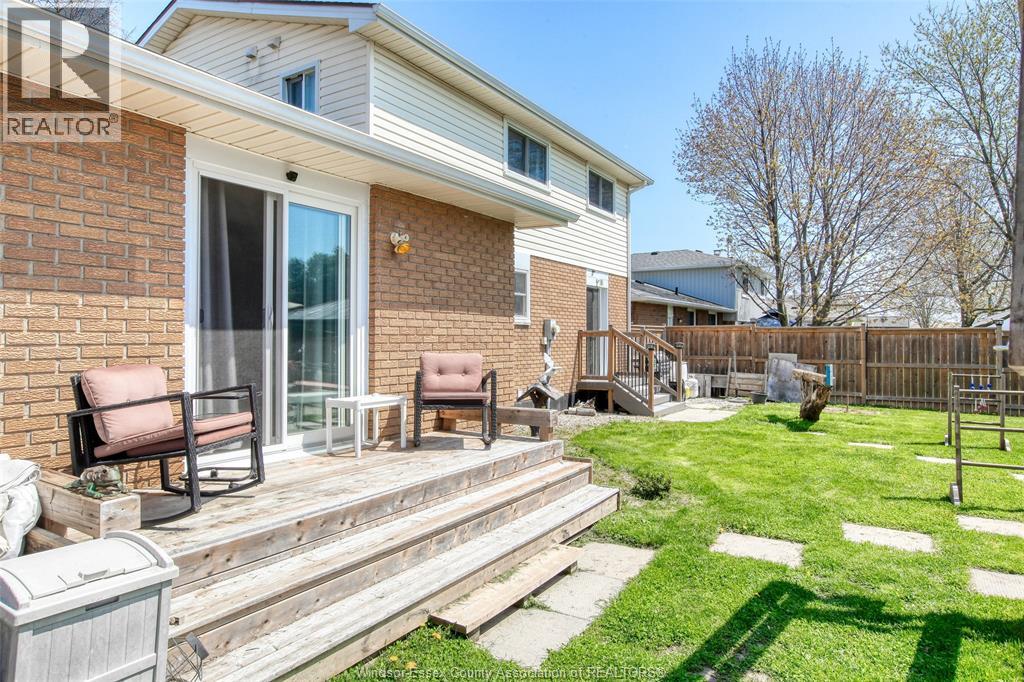 325 MCCURDY, Amherstburg, Ontario, N9V3B8 — Photo 41
