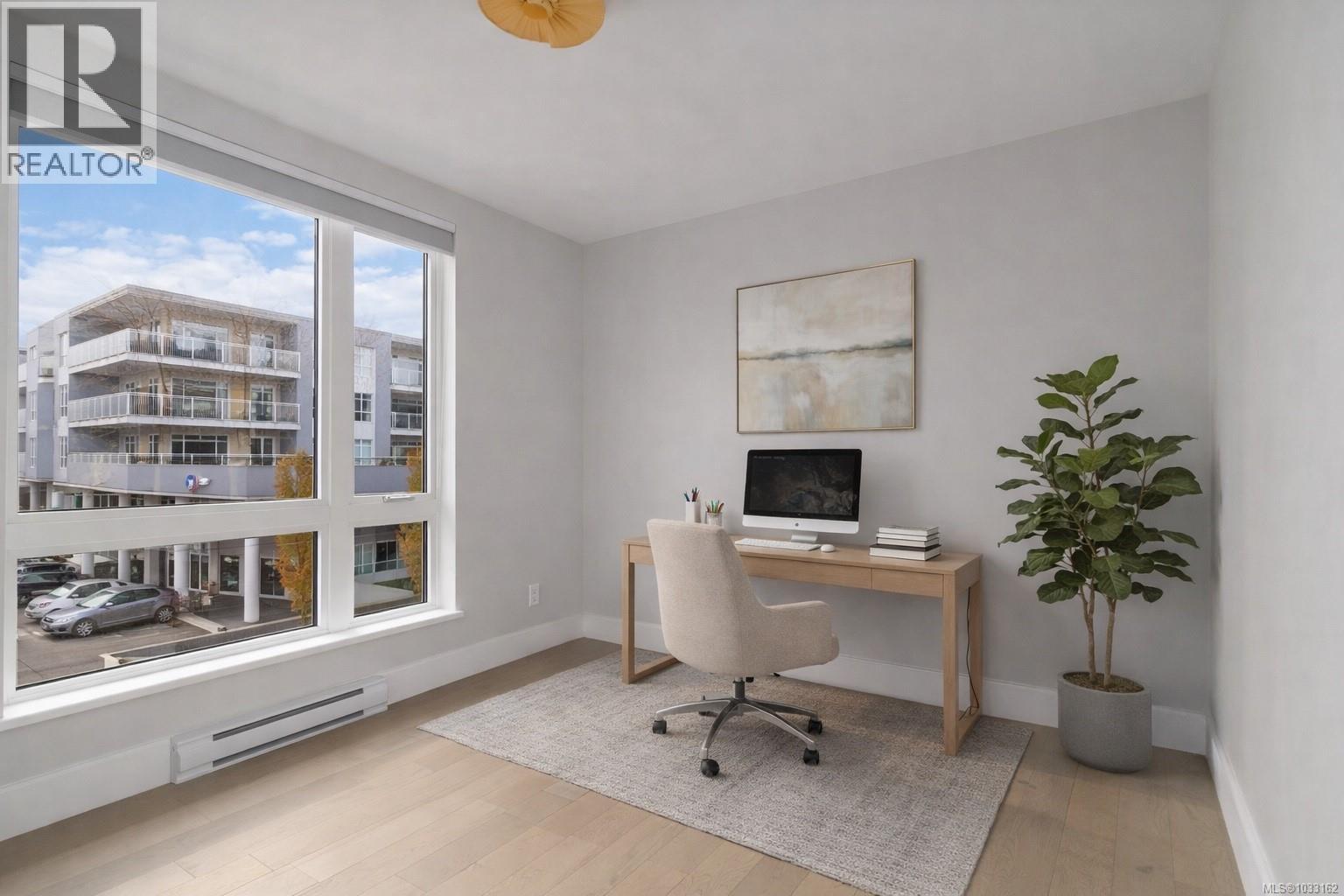 206 990 Doumac Avenue, Saanich